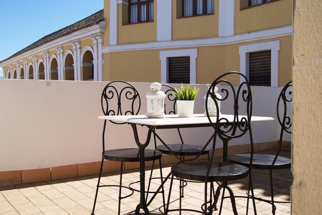 Apartamentos Turisticos La Encarnacion เซบีญา ภายนอก รูปภาพ