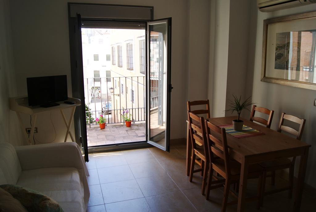 Apartamentos Turisticos La Encarnacion เซบีญา ภายนอก รูปภาพ