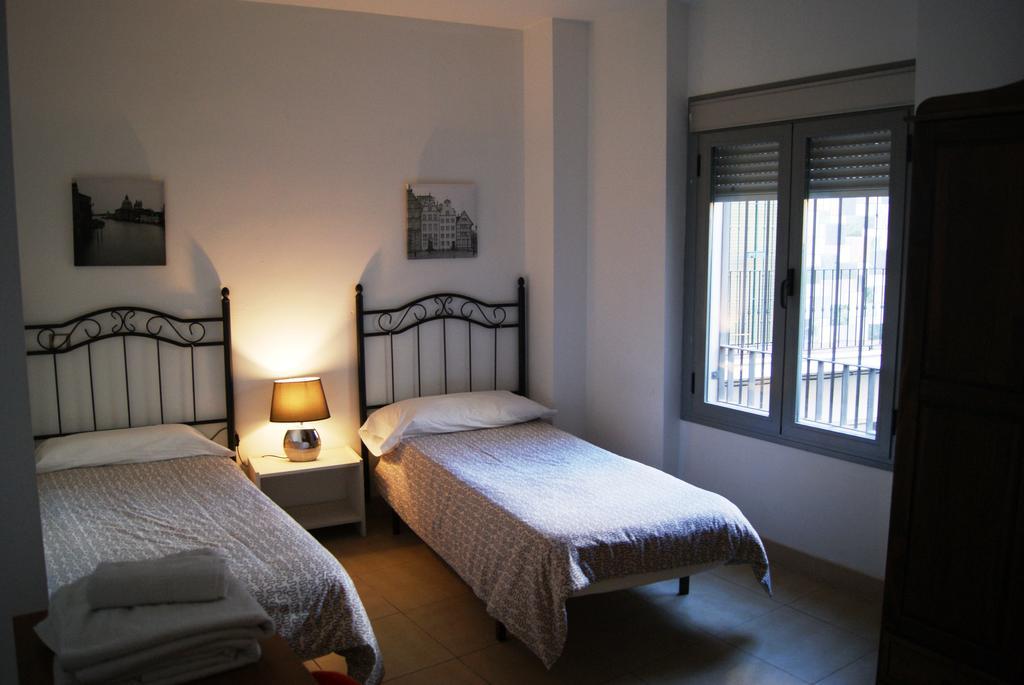Apartamentos Turisticos La Encarnacion เซบีญา ภายนอก รูปภาพ