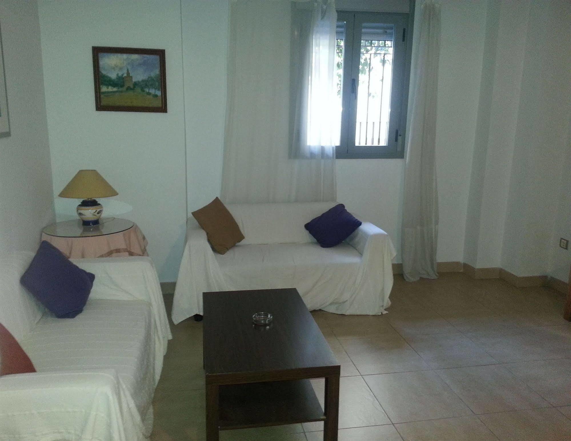 Apartamentos Turisticos La Encarnacion เซบีญา ภายนอก รูปภาพ