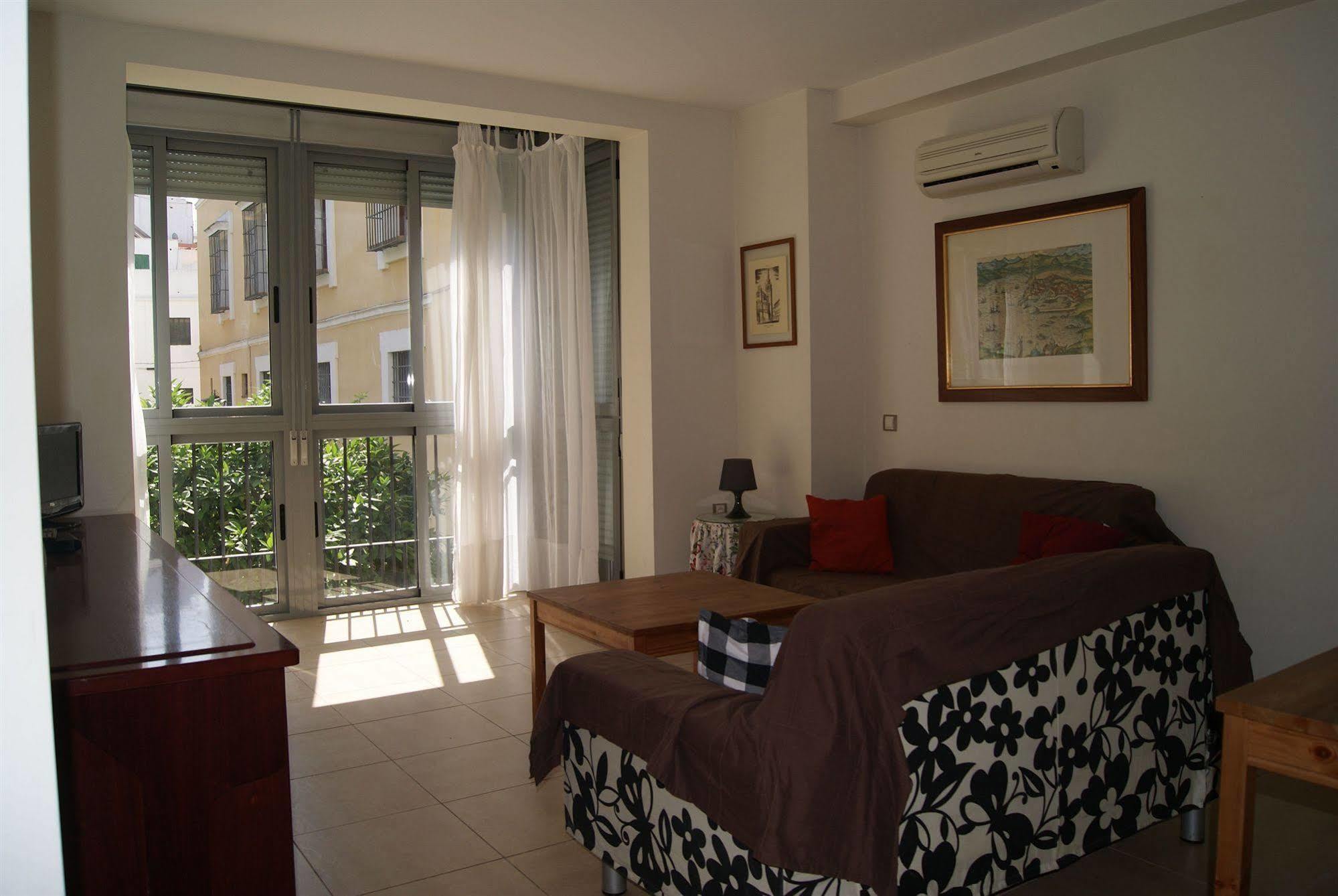 Apartamentos Turisticos La Encarnacion เซบีญา ภายนอก รูปภาพ